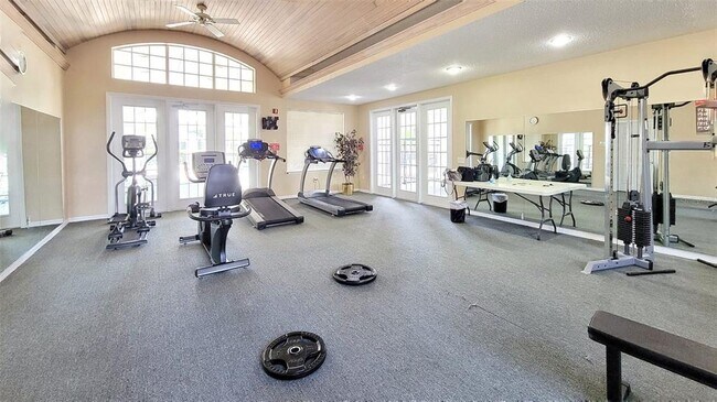 Building Photo - 3705 SW 27th St