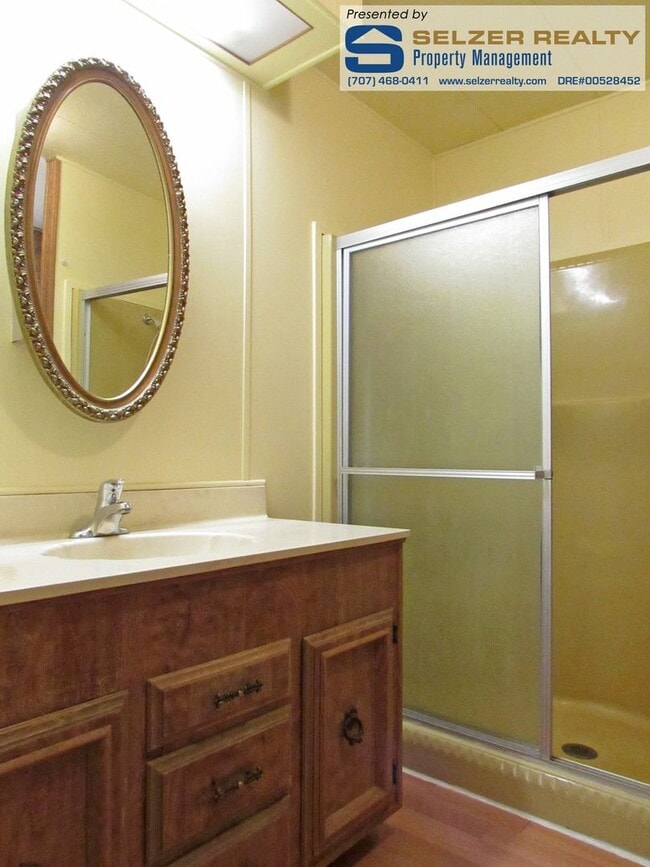 Building Photo - Roomy 2 bd. mobile w/ big yard in a countr...