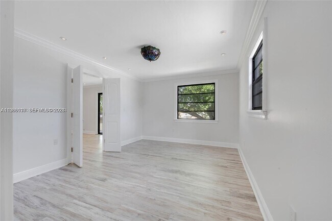 Building Photo - 9005 SW 56th St