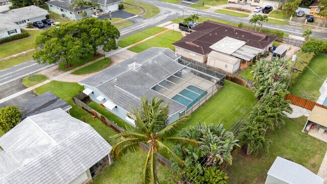 Building Photo - 5281 SW 4th Ct