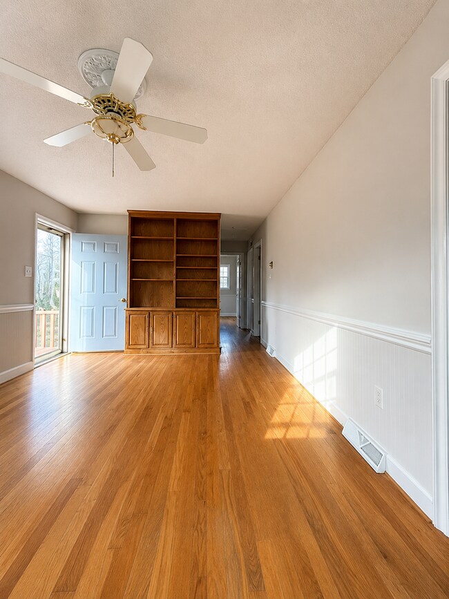 Building Photo - 608 N Wilba Rd