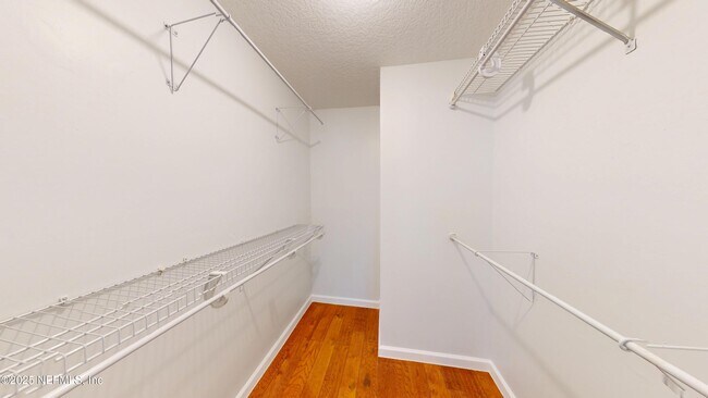Building Photo - 421 7th Ave S