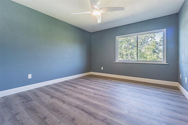 Building Photo - 6379 Conniewood Square