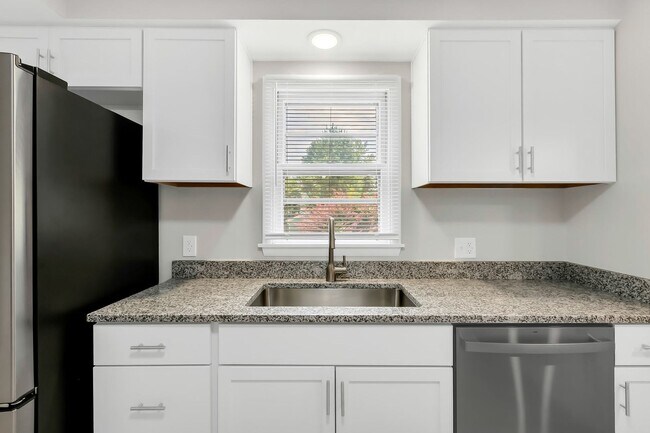 Building Photo - Charming 3-Bedroom Rental Home in Austintown
