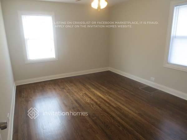 Building Photo - 8228 S Christiana Ave