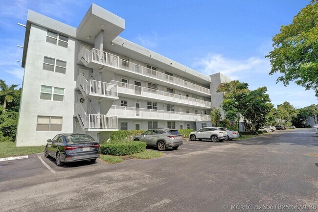 Building Photo - 106 Royal Pk Dr