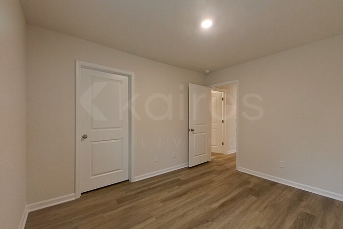 Building Photo - 111 Inez Ave