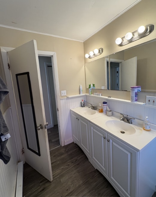 Building Photo - 599 S East St