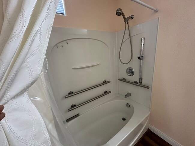 Building Photo - Beautiful 2 bedroom condo for rent.