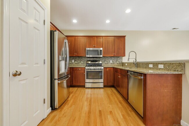 Building Photo - 38 Brighton Park Way