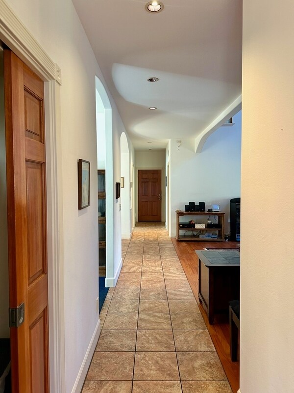 Building Photo - 10978 Squirrel Creek Rd