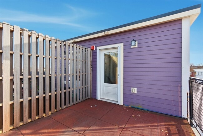 Building Photo - 34 Dix St