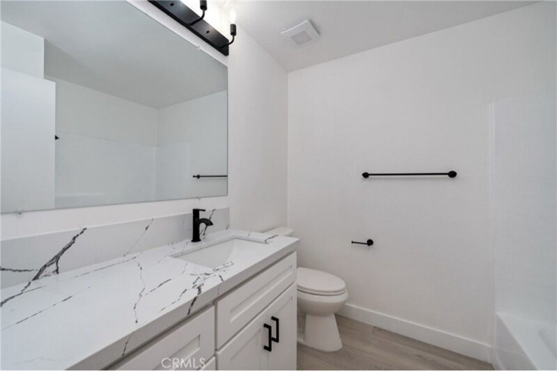 Building Photo - 3180 Little Mountain Dr