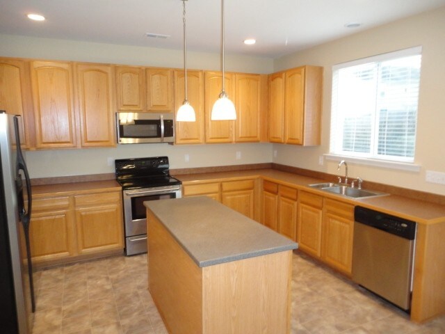 Building Photo - 6001 Namozine Ct