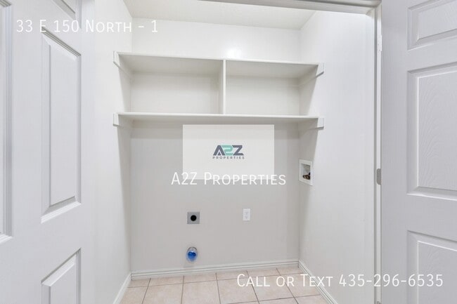 Building Photo - 33 E 150 N