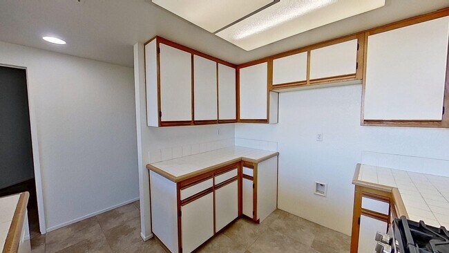 Building Photo - 33 Santa Agatha