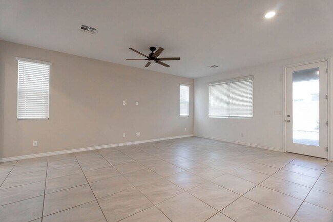Building Photo - 7126 Calvert Cliffs St