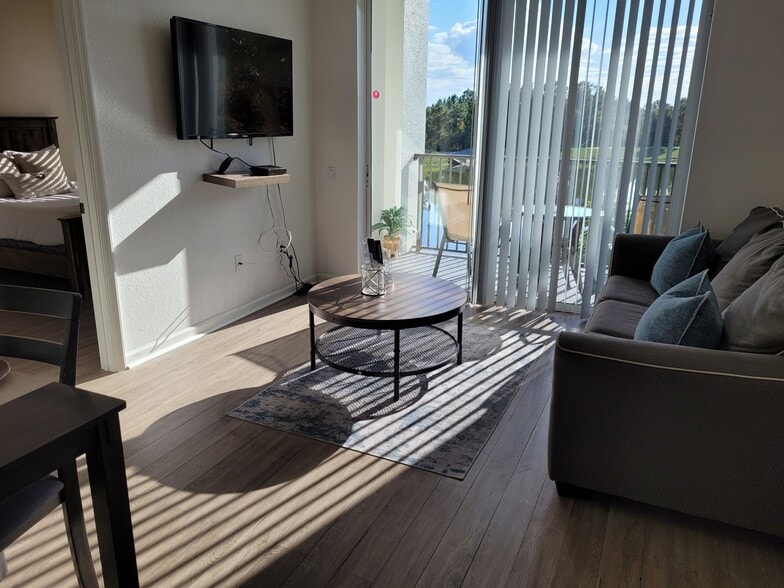 Building Photo - 4114 Breakview Dr