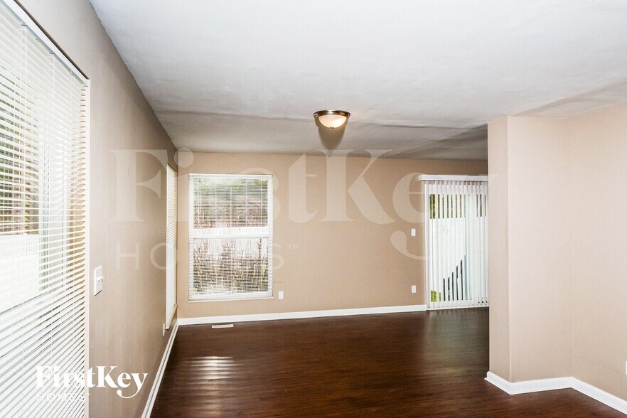 Building Photo - 2711 Liberty Landing Ct