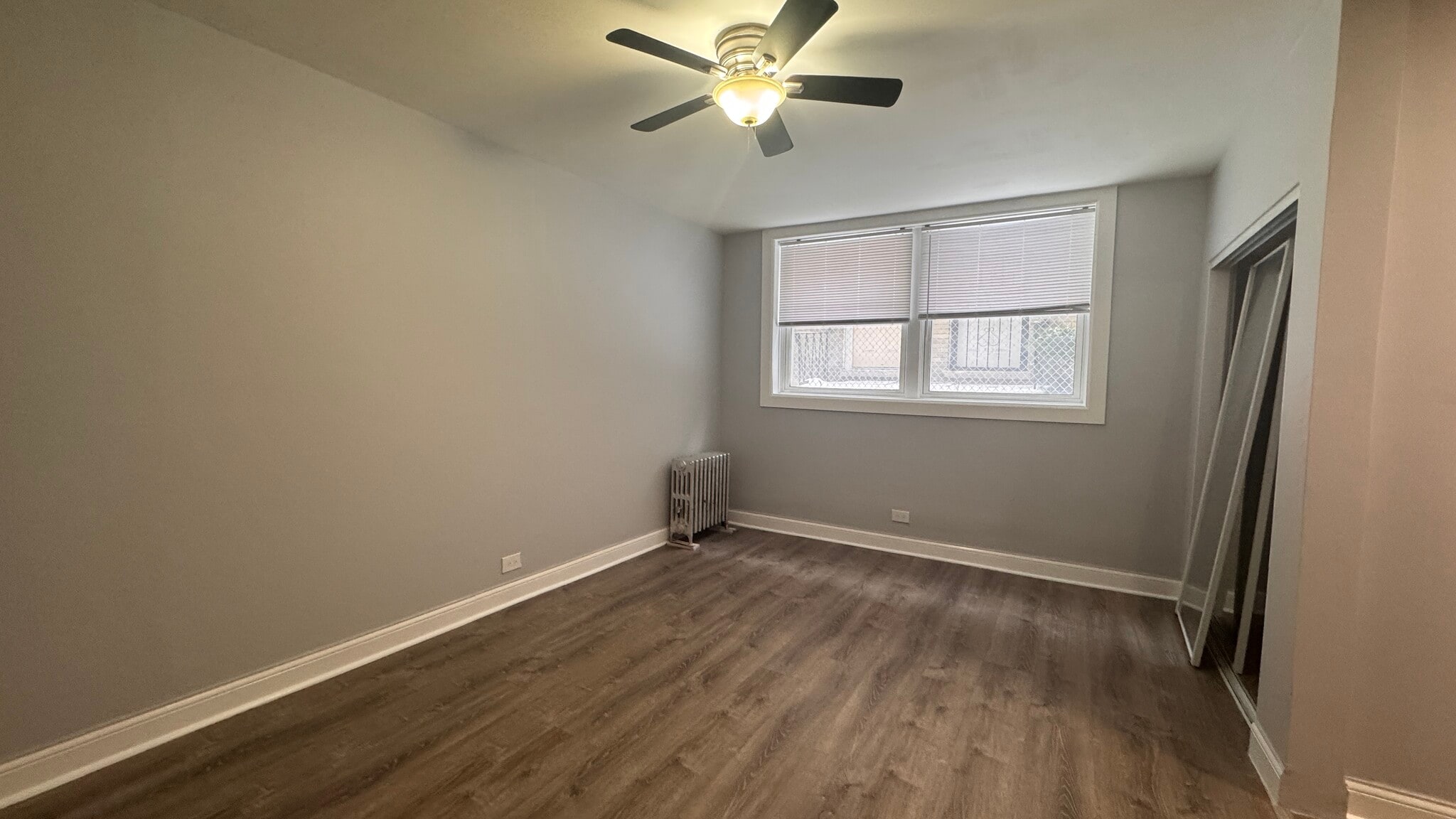 Building Photo - 6956 N Ashland Blvd