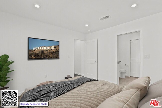 Building Photo - 521 N Martel Ave