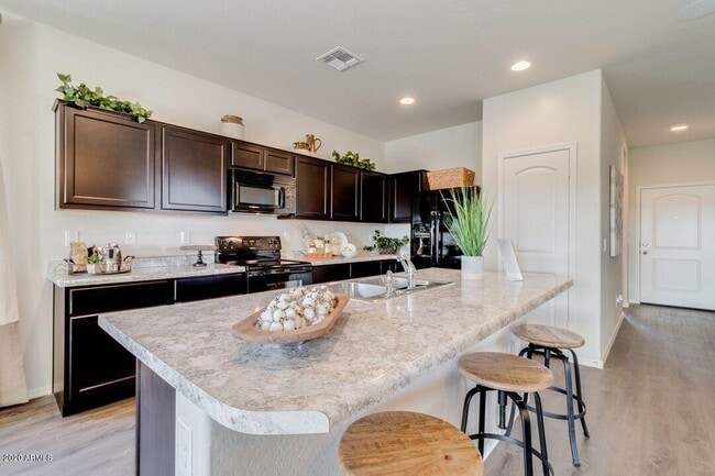 Building Photo - 31044 W Weldon Ave