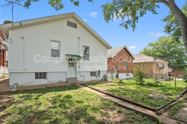 Building Photo - 6265 Hoffman Ave