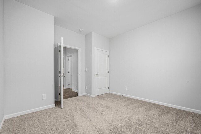 Building Photo - 1512 Mountain View Dr