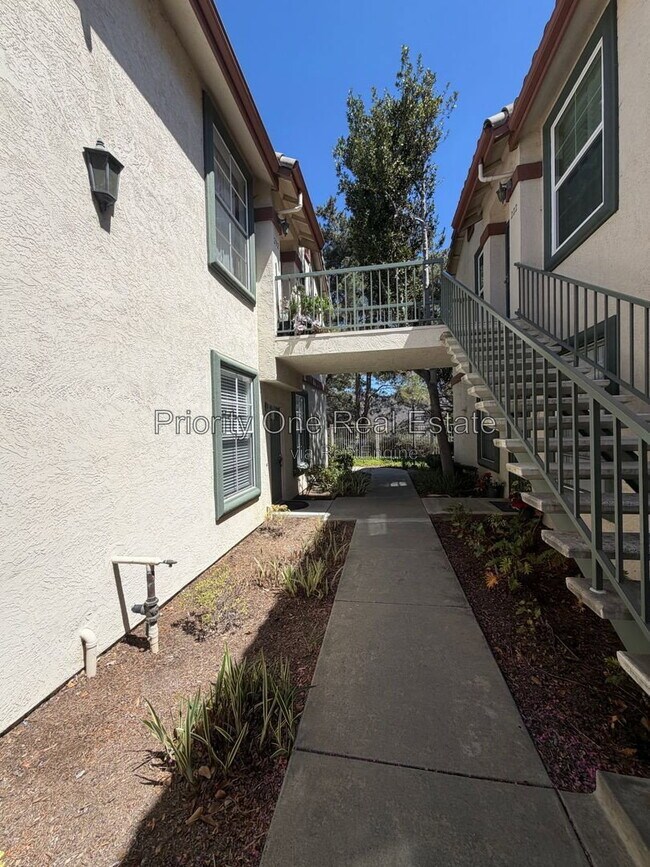 Building Photo - 10844 Sabre Hill Dr