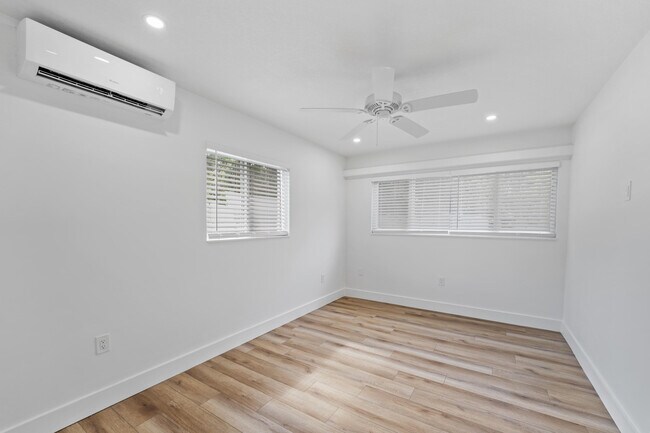 Building Photo - 1279 Beach Rd