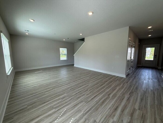 Building Photo - Gulf Breeze - Deer Ridge Crossing - 4 bedroom, 2.5 bathroom - New Construction