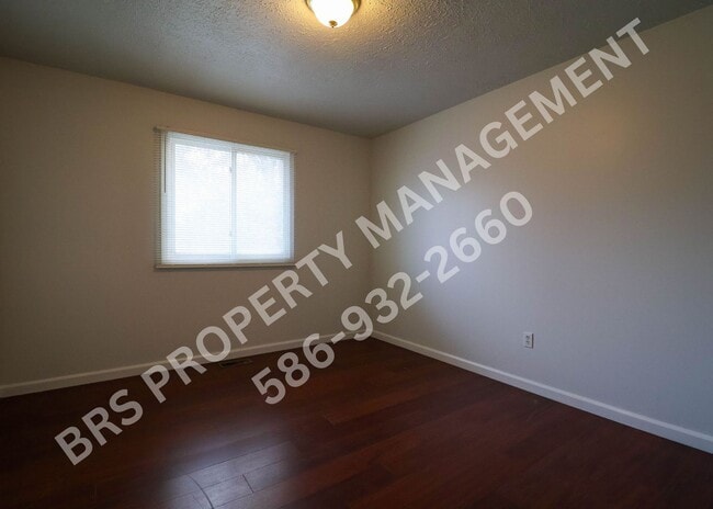 Building Photo - Shelby Township Duplex