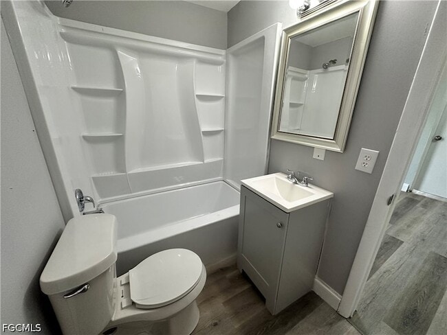 Building Photo - 2117 Mitchell Ct