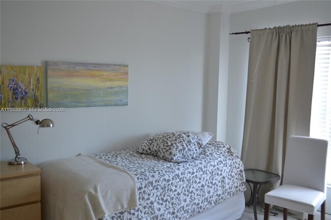 Building Photo - 3850 Galt Ocean Dr