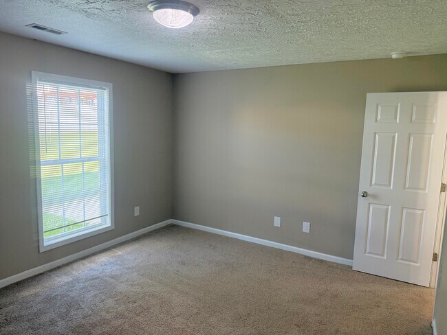Building Photo - 969 Sugarbush Trail