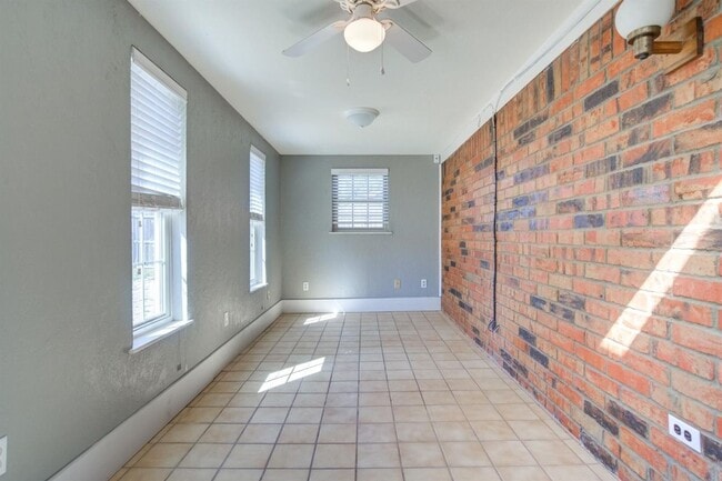 Building Photo - Pre-leasing this Beautiful 3/2/2 Home! Available JULY 1st