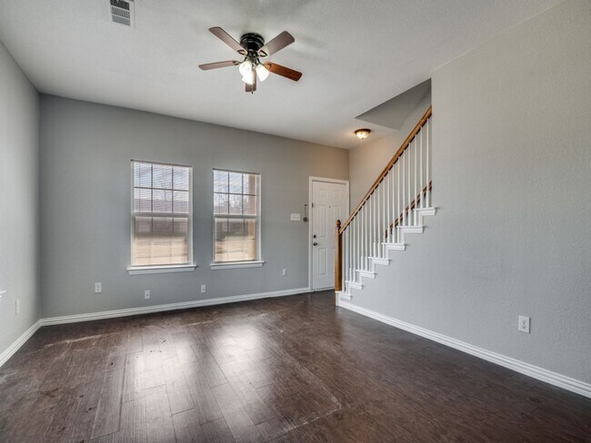 Building Photo - Jewel St- Duplex