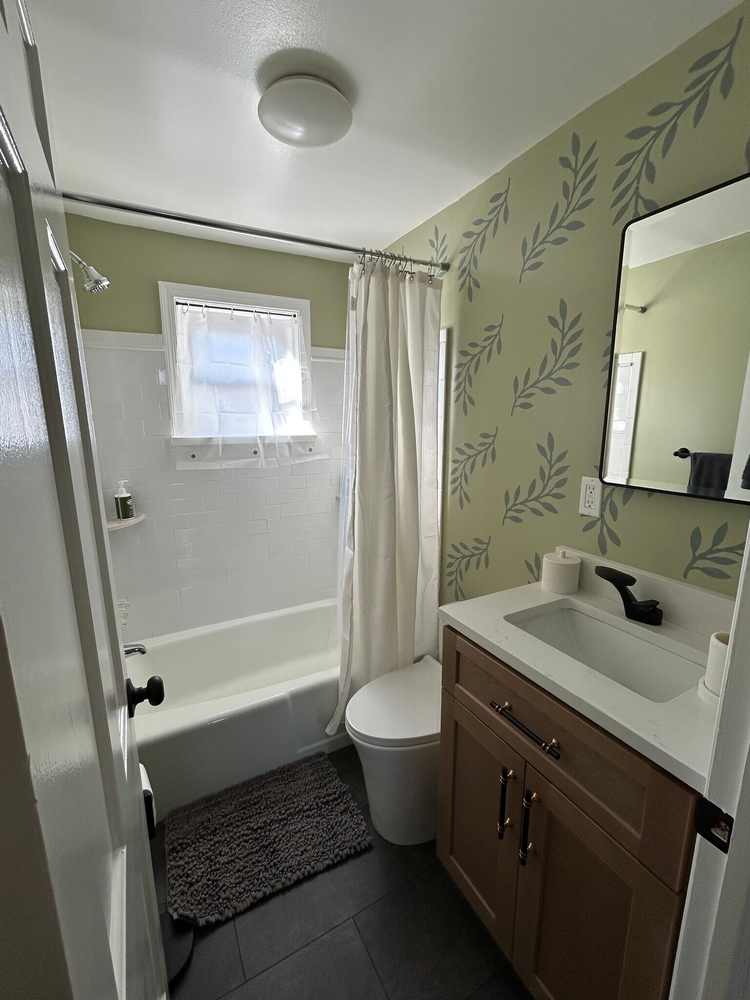 Building Photo - 114 N Collington Ave