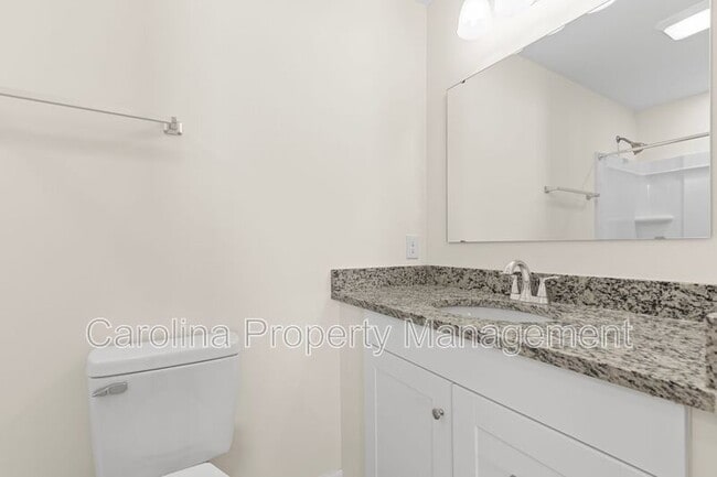 Building Photo - 660 Chestnut St