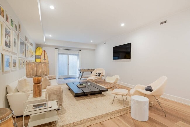 Building Photo - 72 Talmage Farm Ln