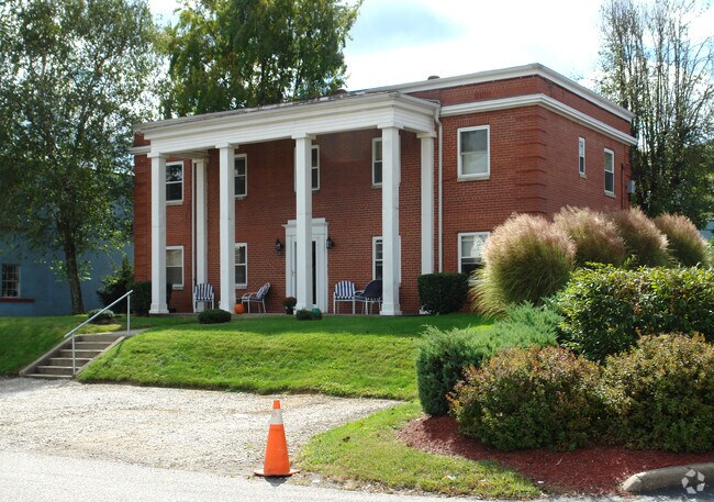 Building Photo - 3509 Noyes Ave SE