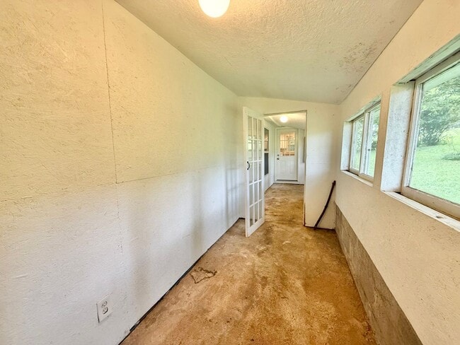 Building Photo - 5222 Old Niles Ferry Rd