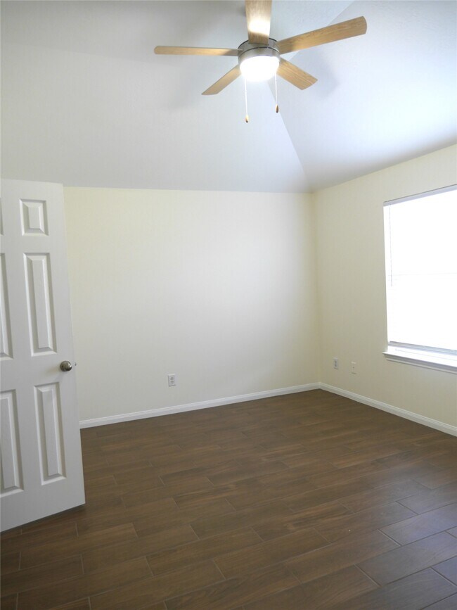 Building Photo - 16327 Bettong Ct