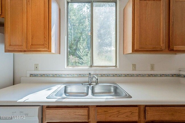 Building Photo - 3781 S Avenida de Encino