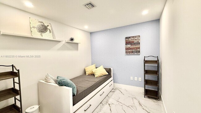 Building Photo - 16385 Biscayne Blvd