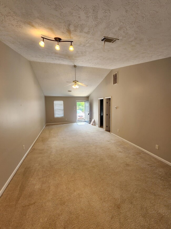 Building Photo - 501 Laurel Pl