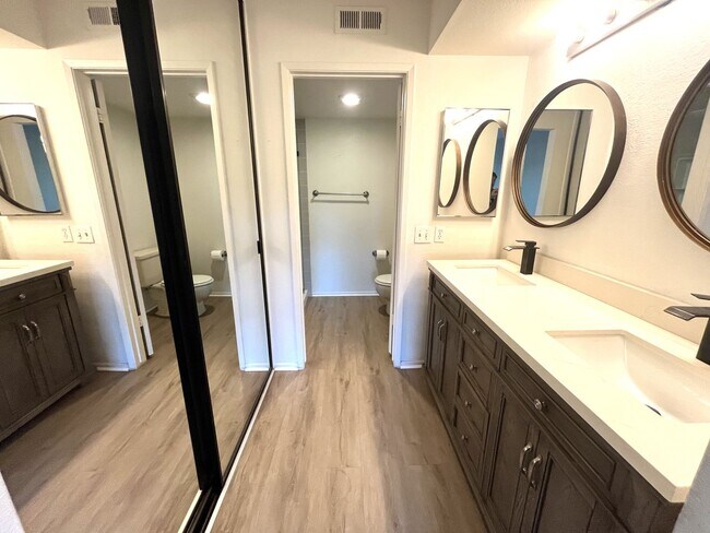 Building Photo - 3070 Corte Trabuco