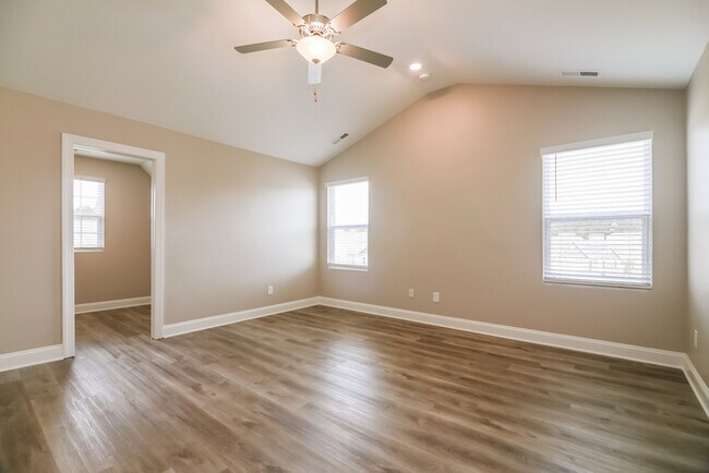 Building Photo - Beautiful 4 Bedroom Home in Youngsville, NC
