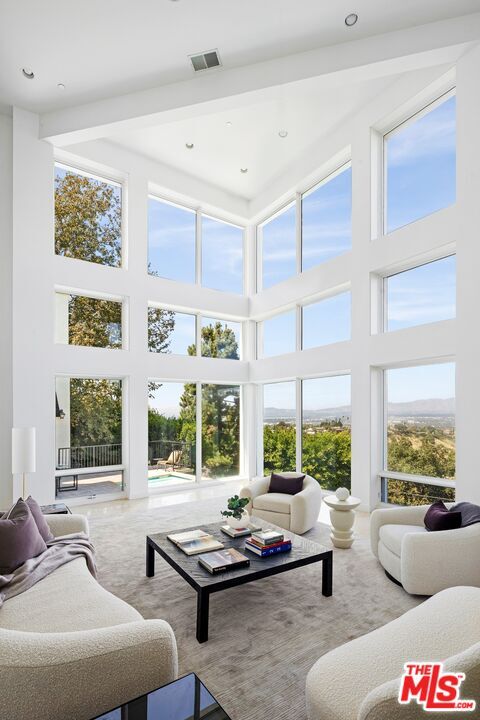 Building Photo - 14435 Mulholland Dr