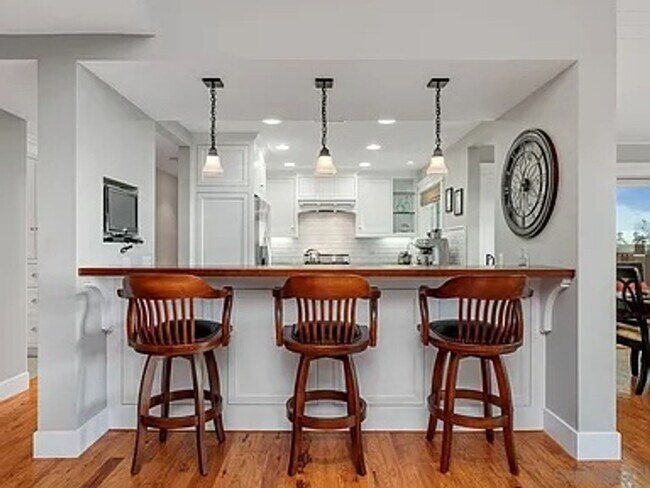 Building Photo - Ideal Location w/ Ocean Views - Perfect Spot for Del Mar Racing Season